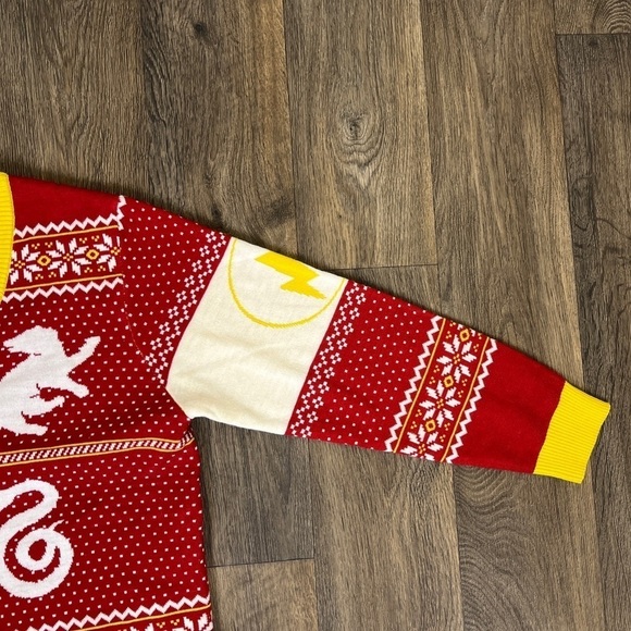 Wizarding World Harry Potter Unisex Size XL Red Yellow Button Down Cardigan - Picture 6 of 8